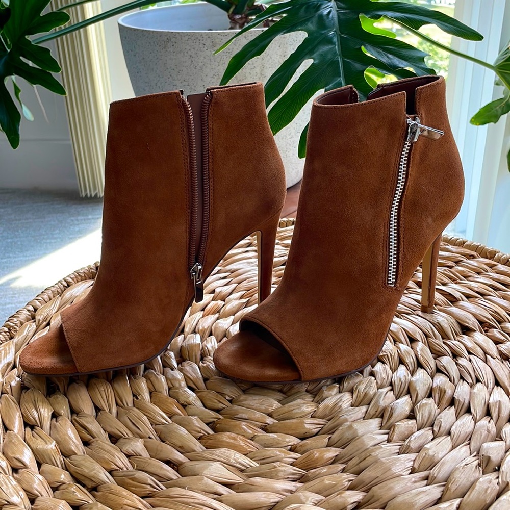 NINE WEST HEELS IN SIZE 7